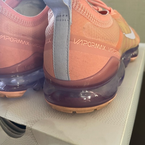 Pampered with pre-loving care! Nike VaporMax 2019 Shoes. Women. - Picture 6 of 7
